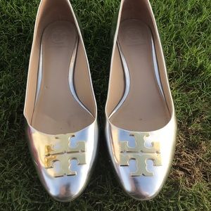 Silver Tory Burch Gold Logo Raleigh Heels